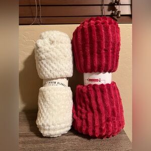 Target Bullseye Cozy Throw Blankets Red Off White Valentine’s Day Love NWT